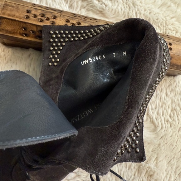 Stuart Weitzman Yadastud Chain-Link Fold Down Studded Ankle Grey Suede Size 7 - Picture 17 of 17